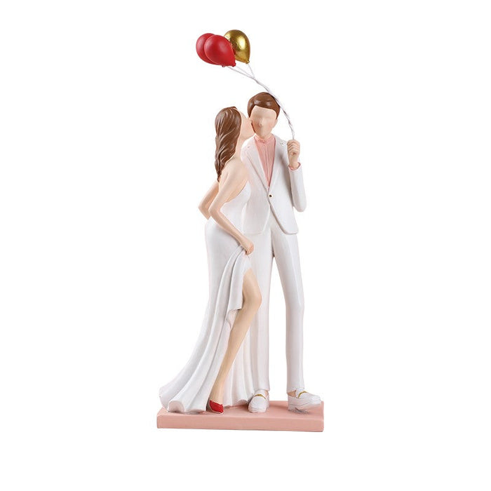 Wedding Couple Kiss Sculpture
